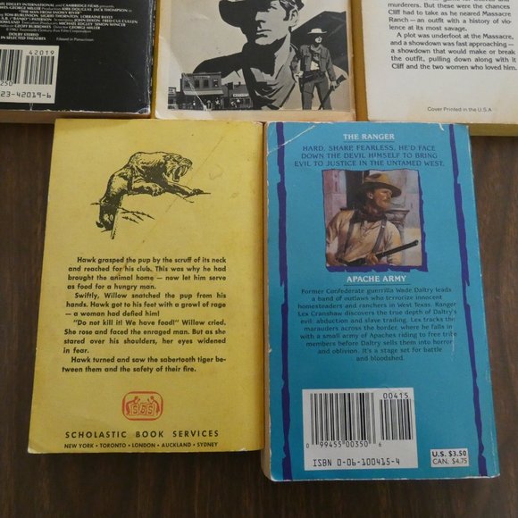 8 Vintage Western Paperbacks Various Authors - Picture 5 of 5